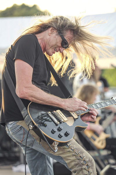 A Day in the Life of Spyglass Winery Concerts: Valley backyard party packs in 3,000 screaming fans
